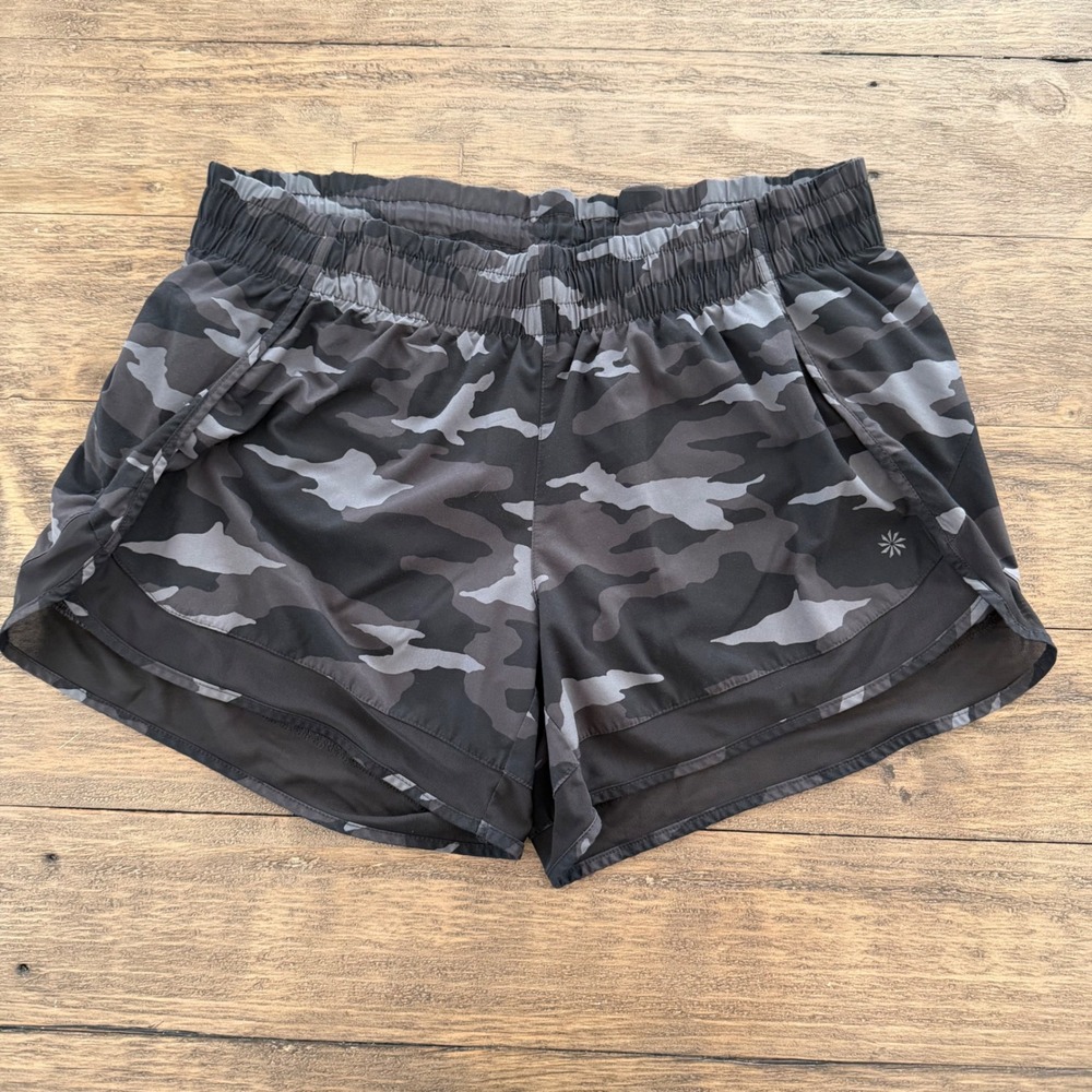 Athleta Printed Mesh Racer Run Short 4" Camo Grey Black Women Medium Lined